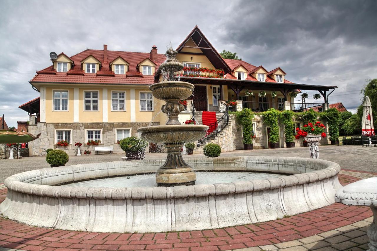 Zespół Pałacowo-Parkowy Bądzów Polkowice Exterior foto