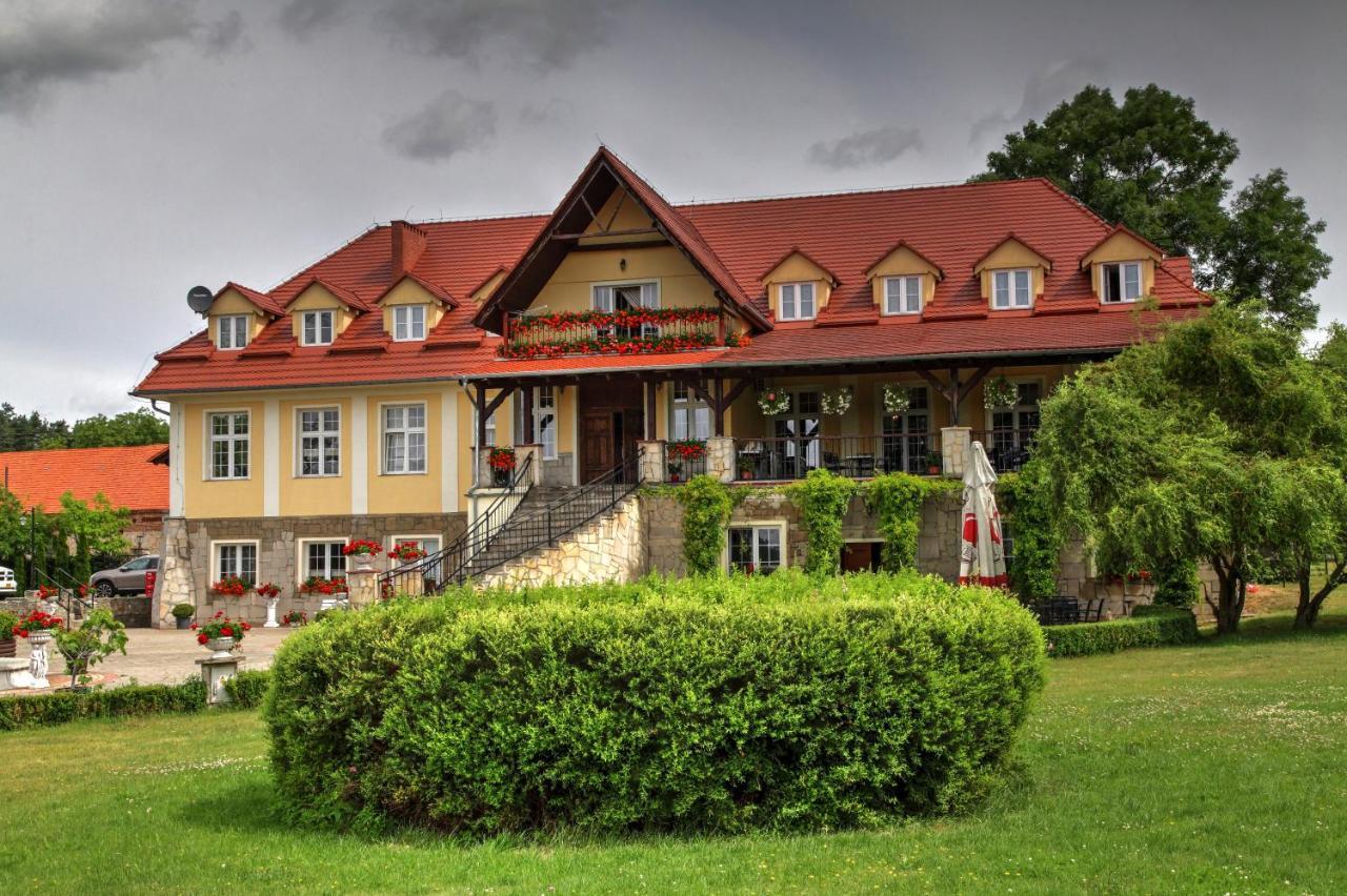 Zespół Pałacowo-Parkowy Bądzów Polkowice Exterior foto