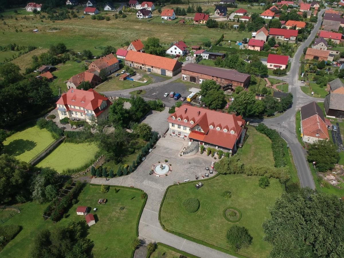 Zespół Pałacowo-Parkowy Bądzów Polkowice Exterior foto